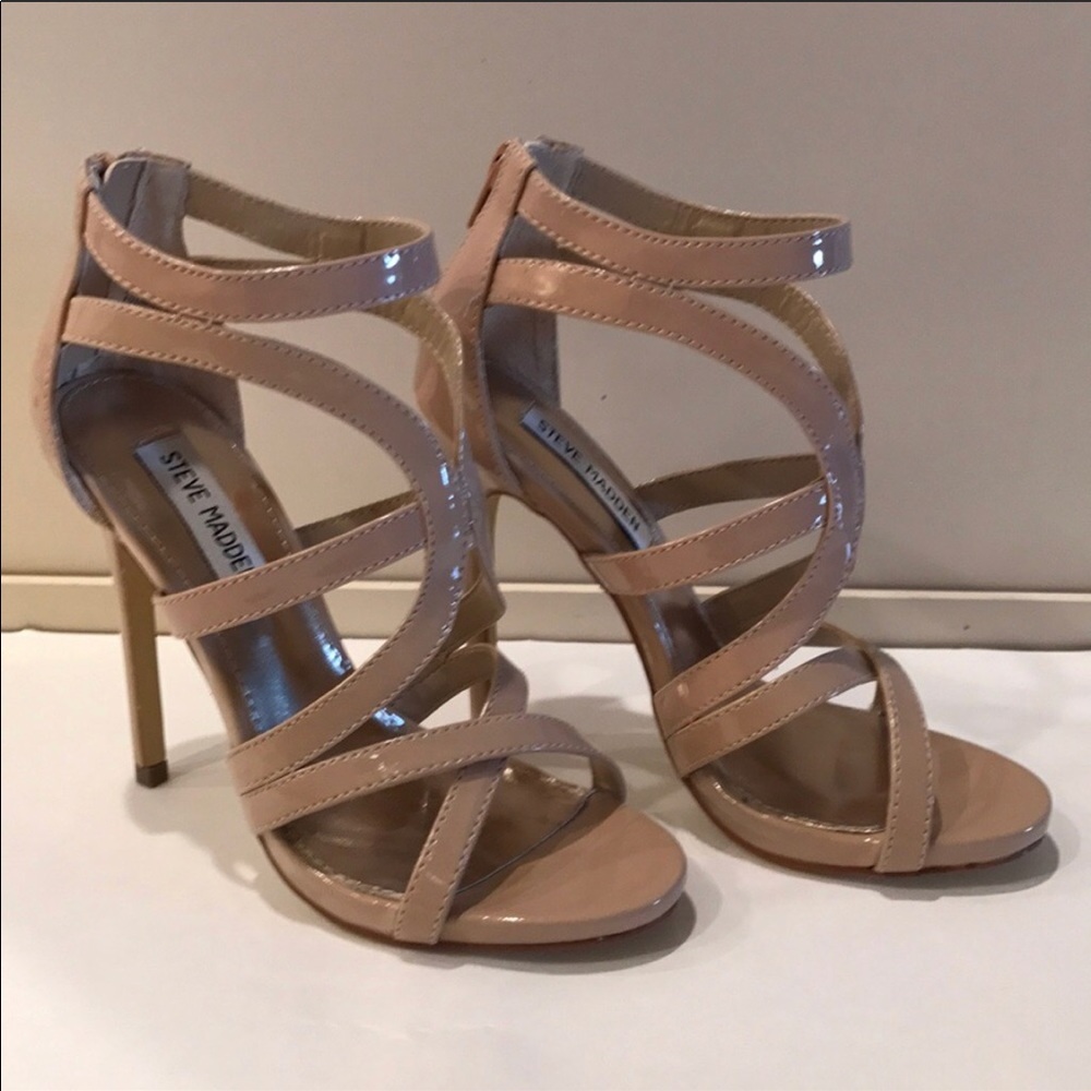 NWOT Steve Madden Mares taupe/nude patent heels